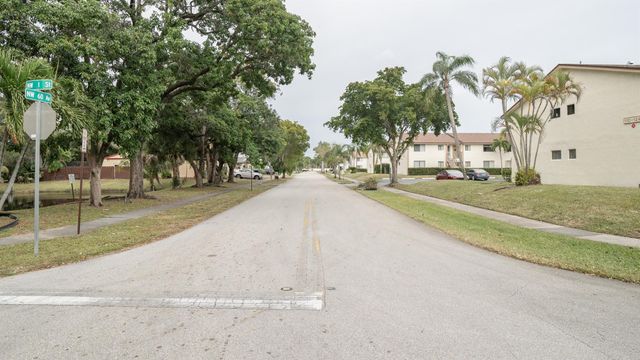 136 NW 60th Avenue 7-2, Margate, FL 33063