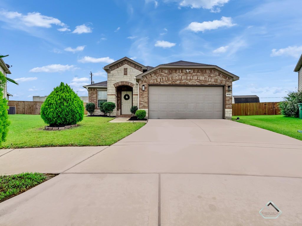 14114 Pecan Hill Court, Houston, TX 77048