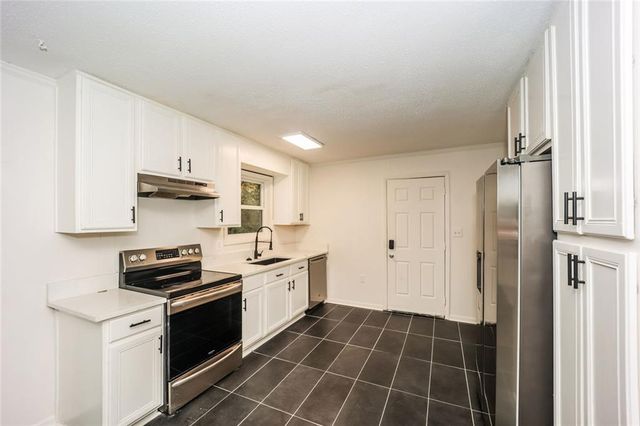 5726 Southwick SW Court, Atlanta, GA 30349