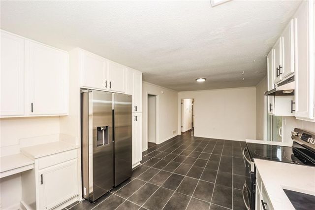 5726 Southwick SW Court, Atlanta, GA 30349