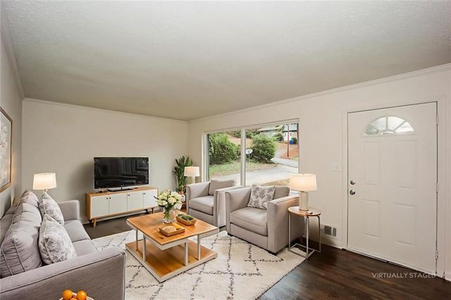 5726 Southwick SW Court, Atlanta, GA 30349