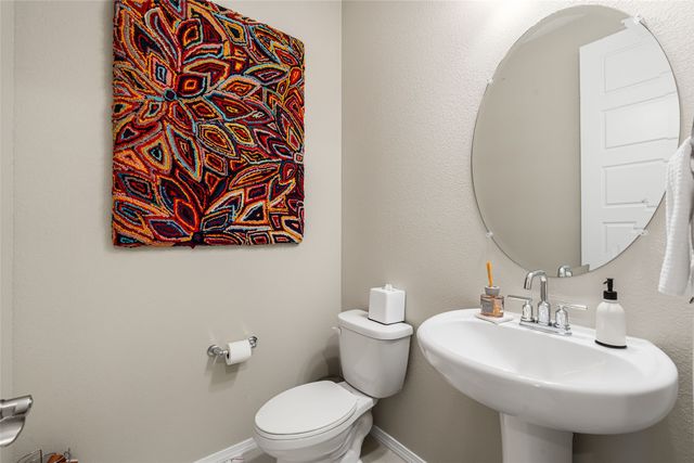 5236 Gold Hill Lane, Santa Fe, NM 87507