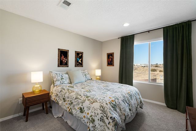 5236 Gold Hill Lane, Santa Fe, NM 87507