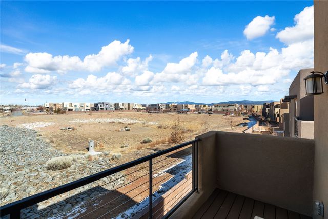 5236 Gold Hill Lane, Santa Fe, NM 87507