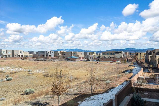 5236 Gold Hill Lane, Santa Fe, NM 87507