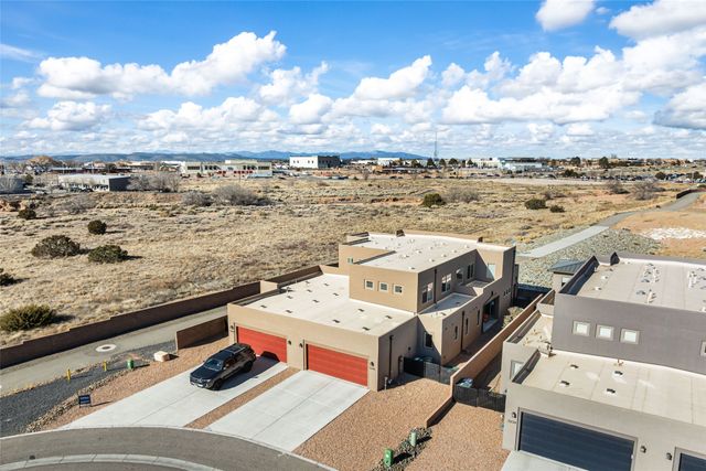 5236 Gold Hill Lane, Santa Fe, NM 87507