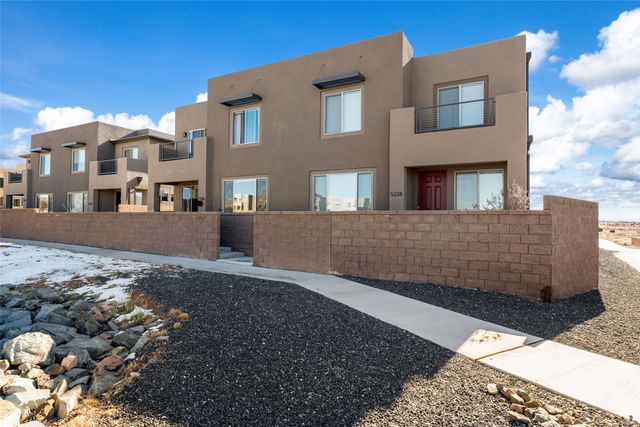 5236 Gold Hill Lane, Santa Fe, NM 87507