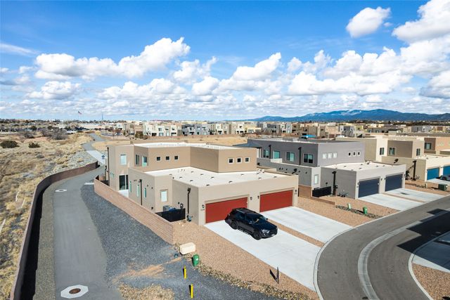 5236 Gold Hill Lane, Santa Fe, NM 87507