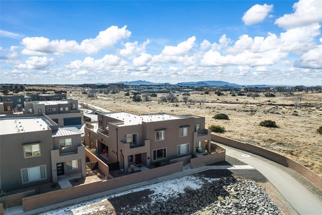 5236 Gold Hill Lane, Santa Fe, NM 87507