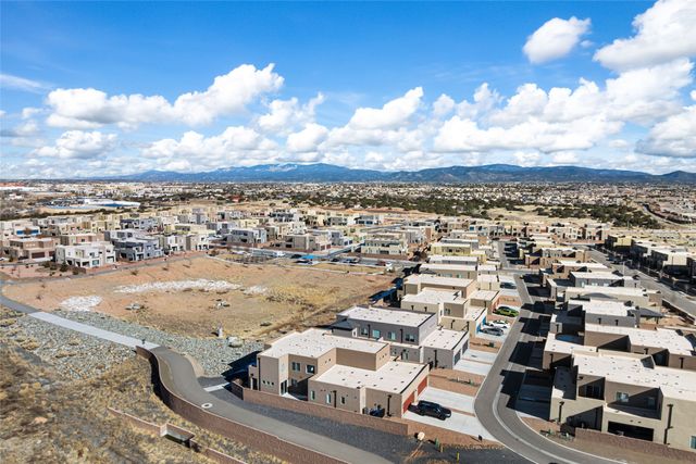 5236 Gold Hill Lane, Santa Fe, NM 87507