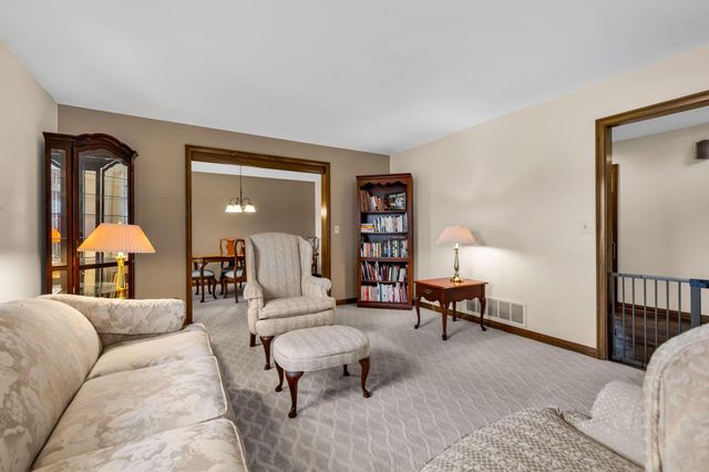 868 Chelsea Lane, Westerville, OH 43081