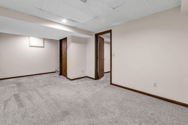 868 Chelsea Lane, Westerville, OH 43081