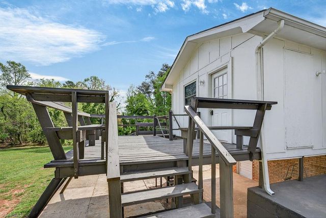 1319 S Old US Highway 52, Pilot Mountain, NC 27041