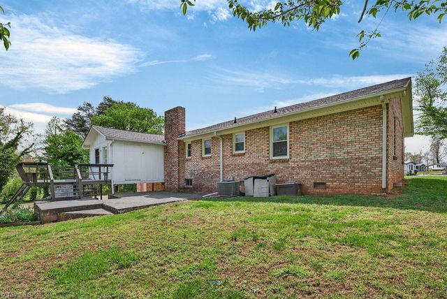 1319 S Old US Highway 52, Pilot Mountain, NC 27041