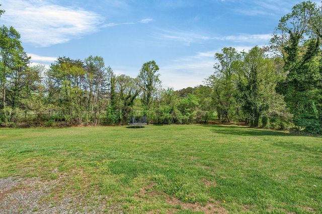 1319 S Old US Highway 52, Pilot Mountain, NC 27041