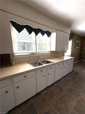 1319 S Old US Highway 52, Pilot Mountain, NC 27041