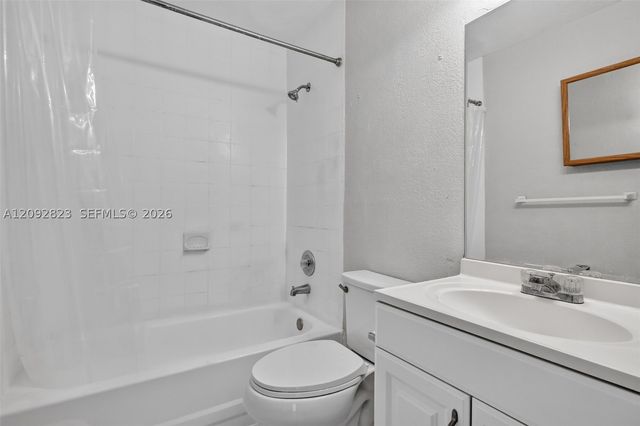 275 W 68th St 106, Hialeah, FL 33014