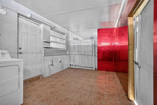 275 W 68th St 106, Hialeah, FL 33014