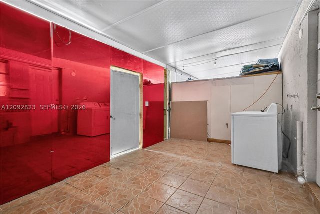 275 W 68th St 106, Hialeah, FL 33014