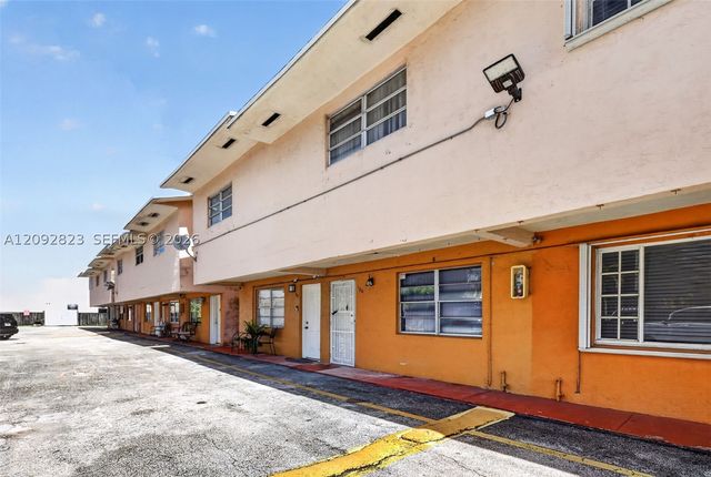 275 W 68th St 106, Hialeah, FL 33014