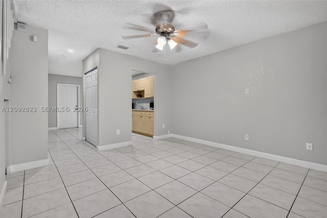 275 W 68th St 106, Hialeah, FL 33014