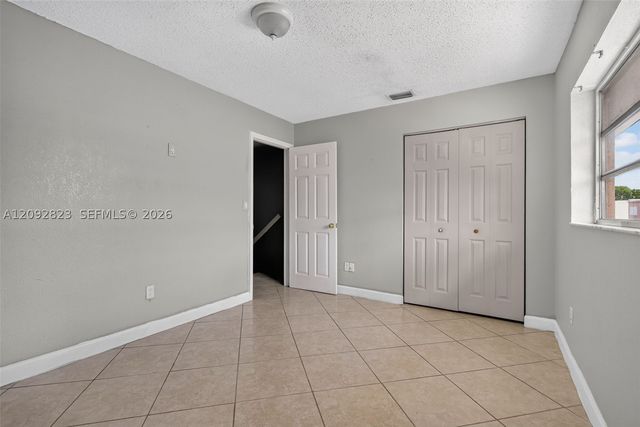 275 W 68th St 106, Hialeah, FL 33014