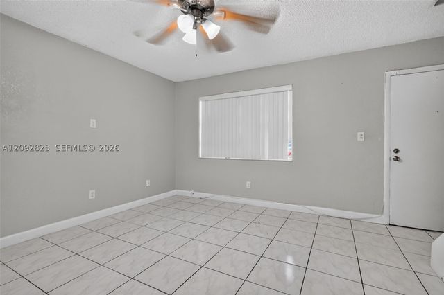 275 W 68th St 106, Hialeah, FL 33014