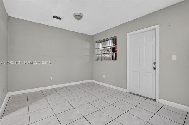 275 W 68th St 106, Hialeah, FL 33014