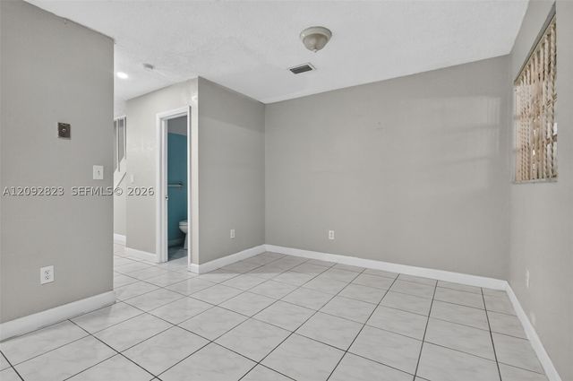 275 W 68th St 106, Hialeah, FL 33014