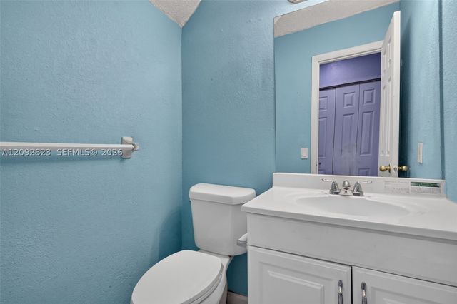 275 W 68th St 106, Hialeah, FL 33014