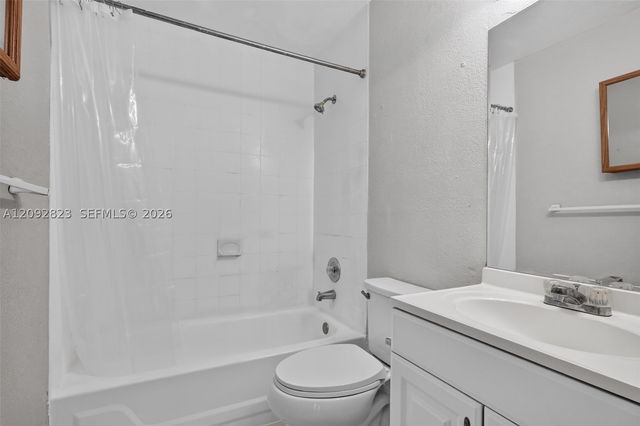 275 W 68th St 106, Hialeah, FL 33014