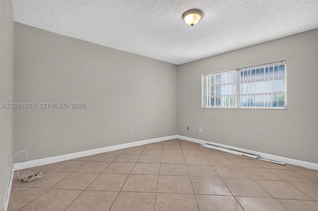 275 W 68th St 106, Hialeah, FL 33014