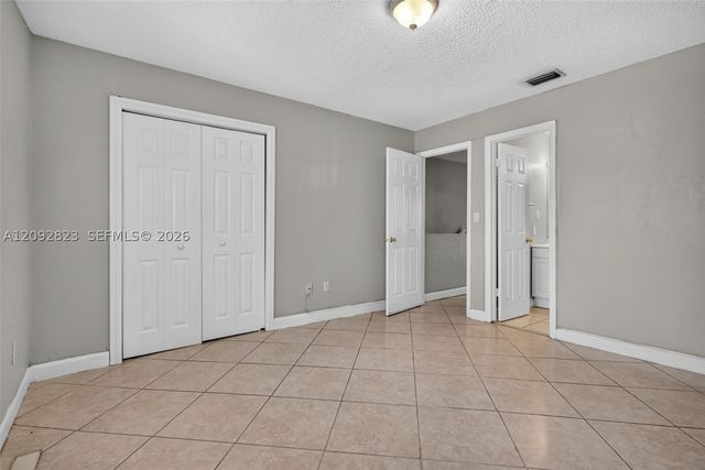 275 W 68th St 106, Hialeah, FL 33014