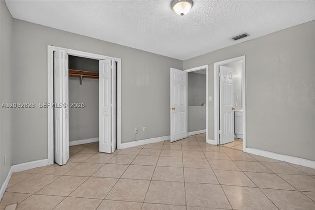 275 W 68th St 106, Hialeah, FL 33014
