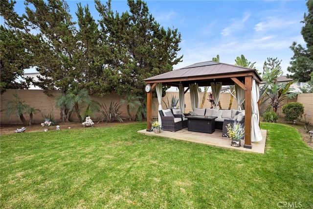 404 E Riverboat Way, Orange, CA 92865