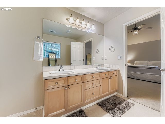 4671 Se 21ST Ter, Gresham, OR 97080