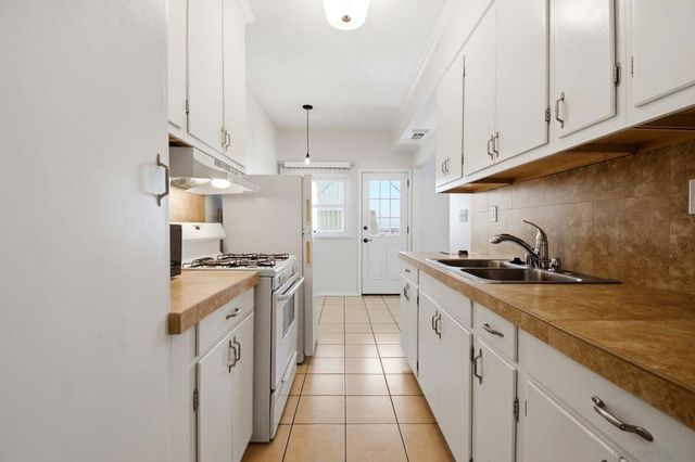 3062 68 Columbia St, San Diego, CA 92103
