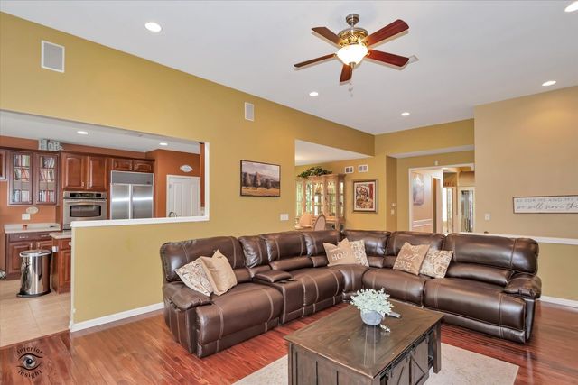 9349 Bundoran Drive, Orland Park, IL 60462