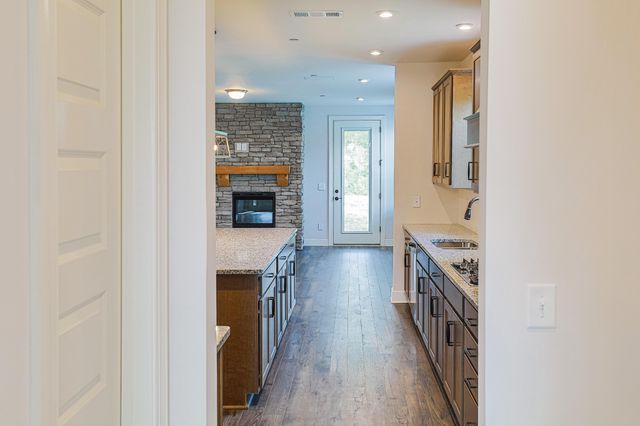 5032 Ozment Dr, Nolensville, TN 37135