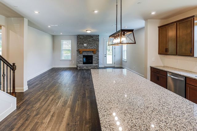 5032 Ozment Dr, Nolensville, TN 37135