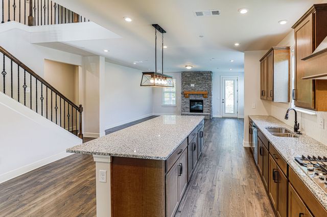 5032 Ozment Dr, Nolensville, TN 37135