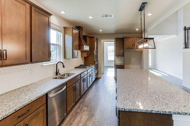 5032 Ozment Dr, Nolensville, TN 37135