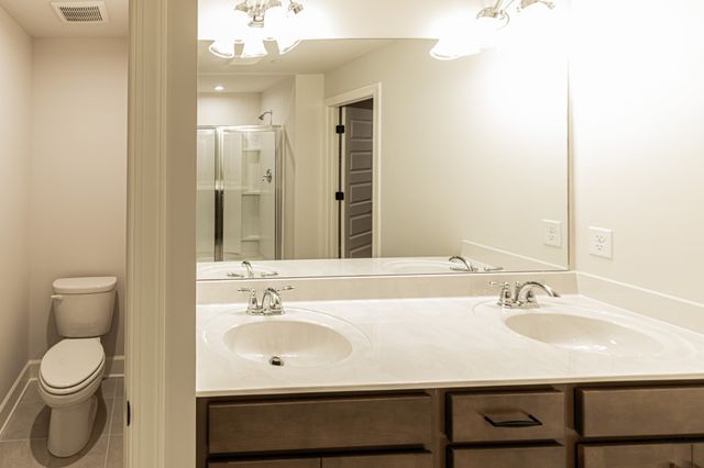 5032 Ozment Dr, Nolensville, TN 37135