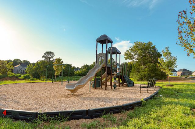 5032 Ozment Dr, Nolensville, TN 37135