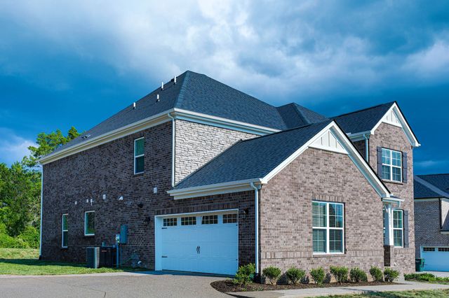 5032 Ozment Dr, Nolensville, TN 37135