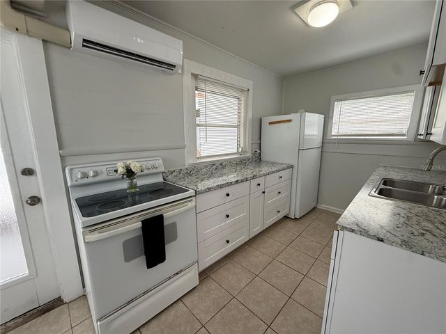 408 3RD AVENUE E A, Bradenton, FL 34208