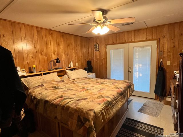 104 SD 14070, Rocksprings, TX 78880