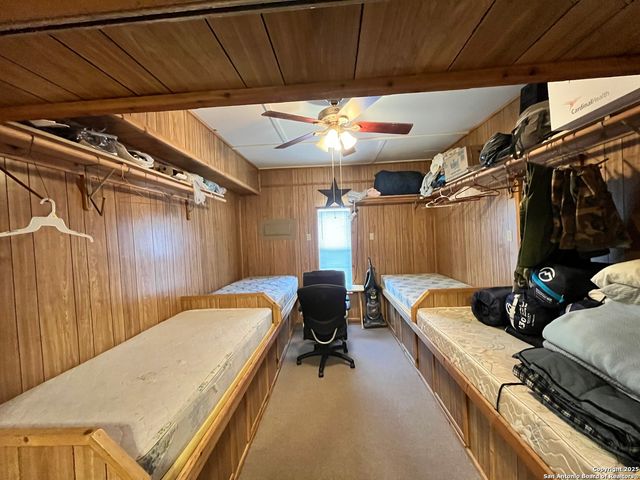 104 SD 14070, Rocksprings, TX 78880