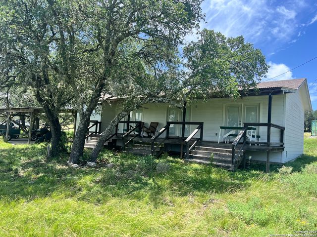 104 SD 14070, Rocksprings, TX 78880