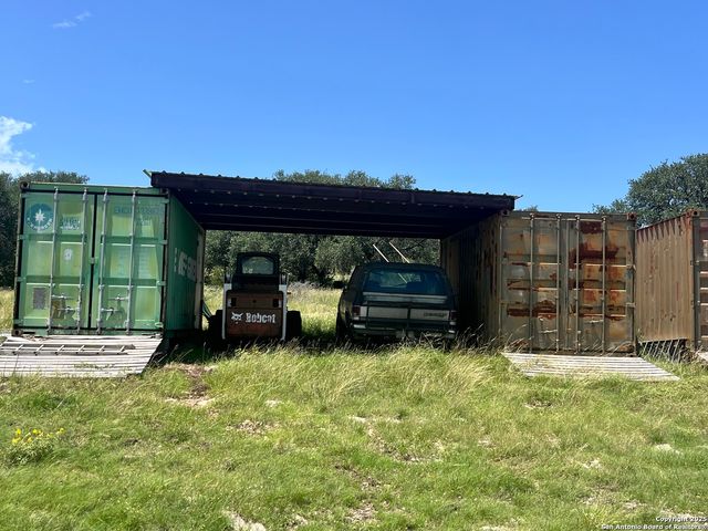 104 SD 14070, Rocksprings, TX 78880